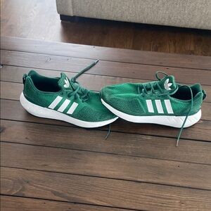 Adidas Men’s Green original swifts 22 Sneakers